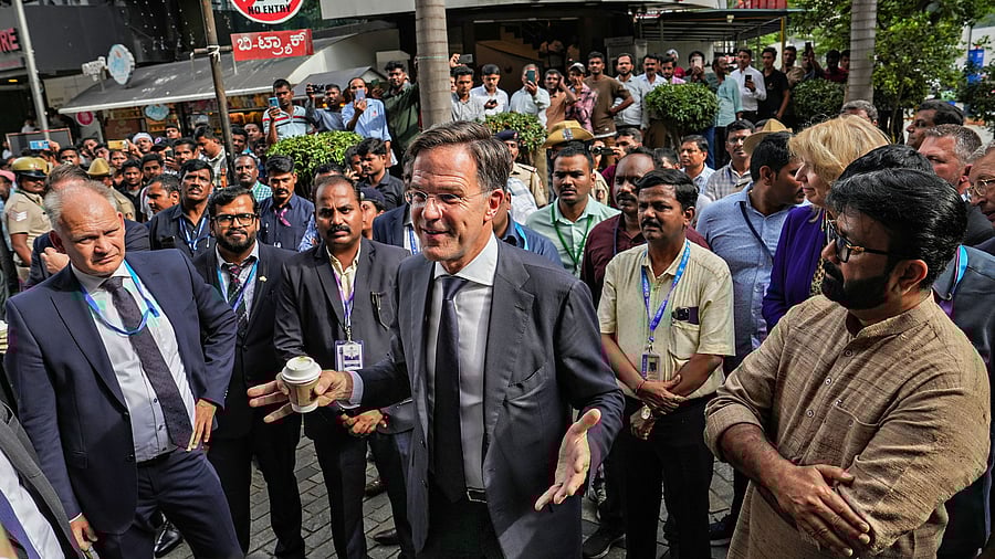 <div class="paragraphs"><p>People on Church Street listen with rapt attention to Prime Minister of Netherlands Mark Rutte. Shantinagar MLA NA Haris looks on. </p></div>