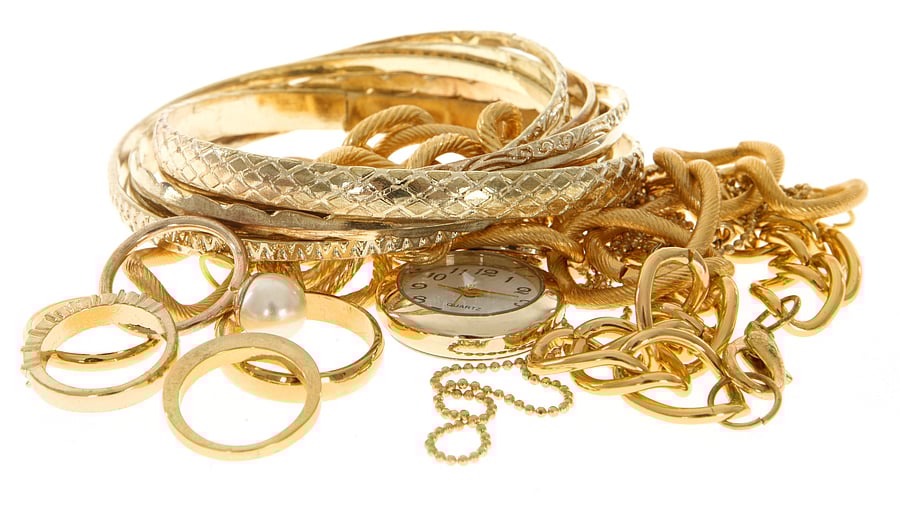 <div class="paragraphs"><p>Representative image of gold ornaments.</p></div>