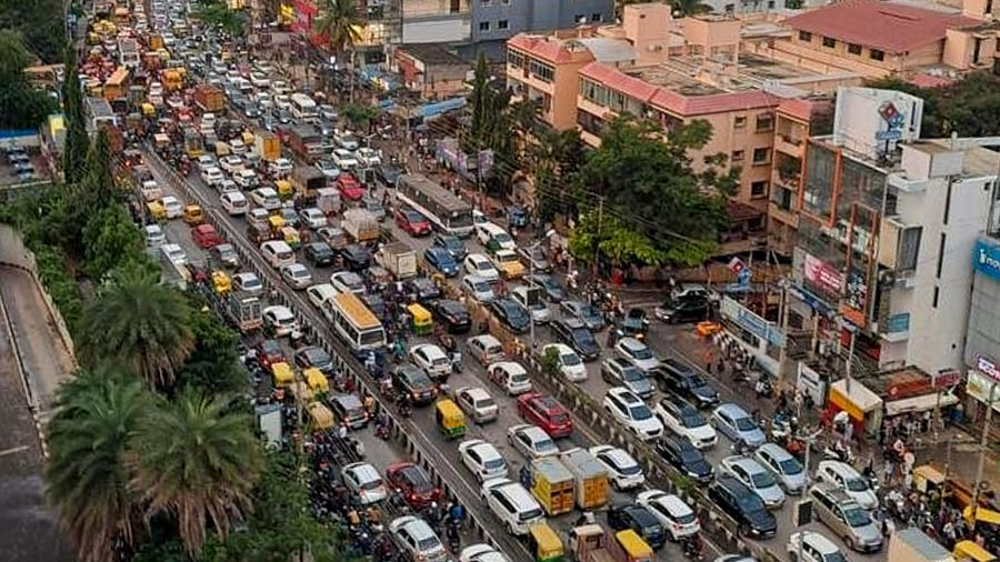 <div class="paragraphs"><p>Traffic Jam in Bengaluru</p></div>