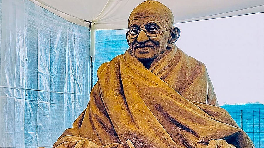 <div class="paragraphs"><p>The sand art of Mahatma Gandhi created by Sudarsan Pattnaik.</p></div>