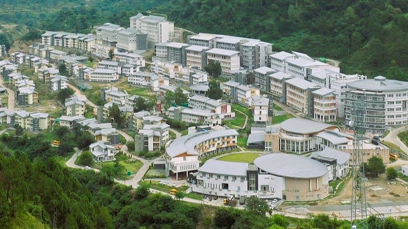 <div class="paragraphs"><p>IIT Mandi campus</p></div>