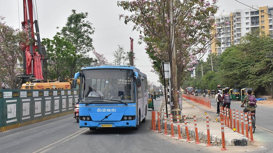 <div class="paragraphs"><p>Bus lane, cycle lane and Airport Metro construction site on Outer Ring Road near Marathahalli in Bengaluru. </p></div>