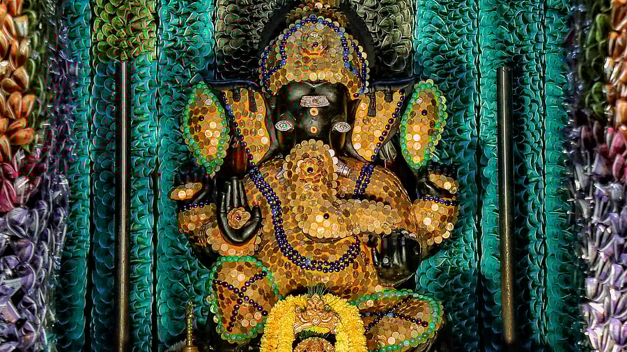 <div class="paragraphs"><p>Sri Sathya Sai Ganapathy temple decorated with fifty lakhs coins and more than one crore currency notes on the occasion of Ganesha Chaturthi festival at J.P. Nagar, in Bengaluru, Monday, Sept. 18, 2023.</p></div>