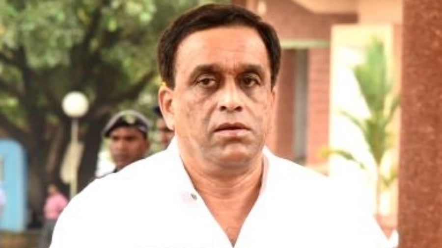 <div class="paragraphs"><p>Sudin Dhavalikar. </p></div>
