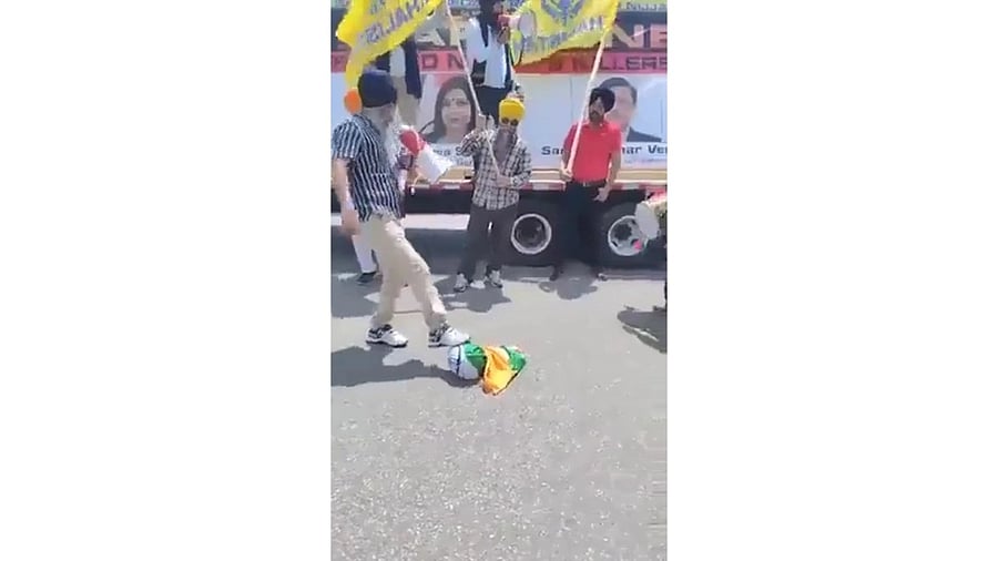 <div class="paragraphs"><p>Screengrab from a video of the incident, where Khalistani supporters can be seen disrespecting the Tricolour.</p></div>