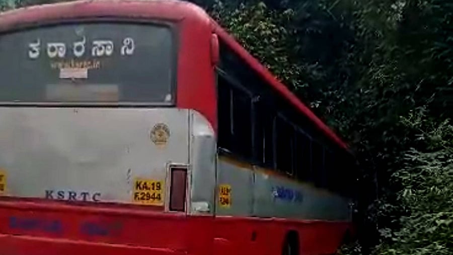 <div class="paragraphs"><p>The KSRTC bus which crashed against a tree at Kumbaragadige village in Somwarpet taluk. </p></div>