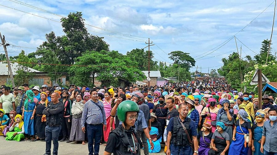 <div class="paragraphs"><p>Protest at Phougakchao Ikhai, in Manipur’s Bishnupur district. (Representative image)</p></div>