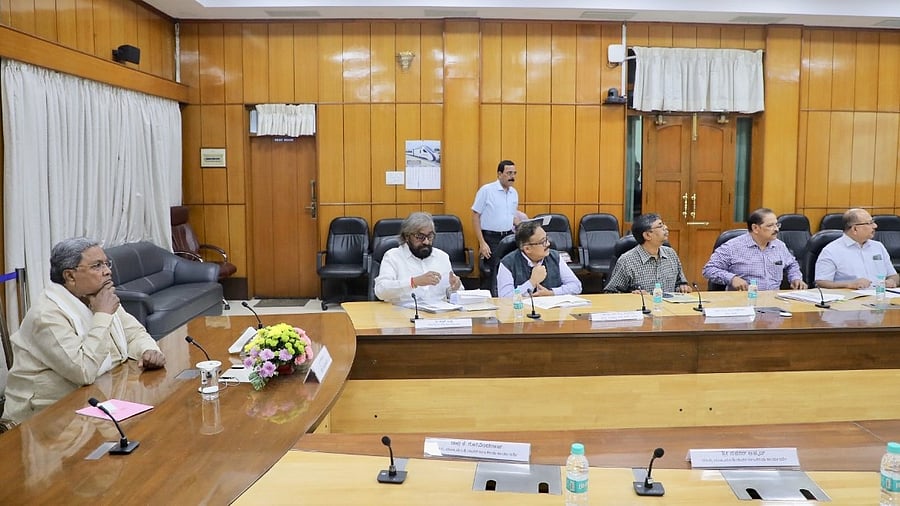 <div class="paragraphs"><p>Siddaramaiah held a meeting with Forest Minister Eshwar Khandre and department officials.</p></div>