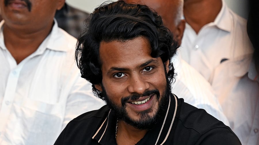 <div class="paragraphs"><p>Nikhil Kumaraswamy. </p></div>