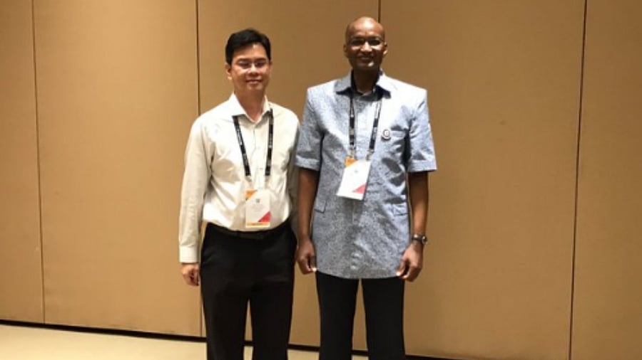 <div class="paragraphs"><p>Chia Der Jiun(L) with Central Bank of Kenya Guv Patrick Njoroge.</p></div>