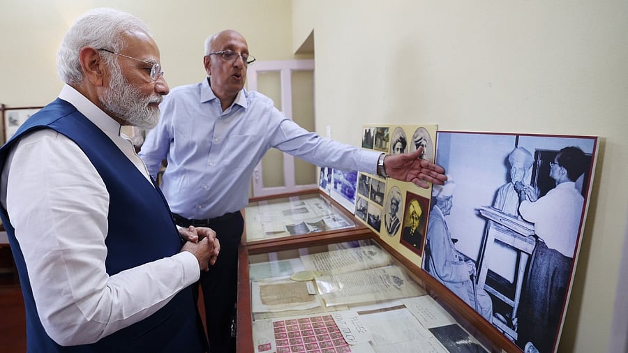 <div class="paragraphs"><p>PM Narendra Modi&nbsp;paid homage at&nbsp;Chikkaballapura.</p></div>