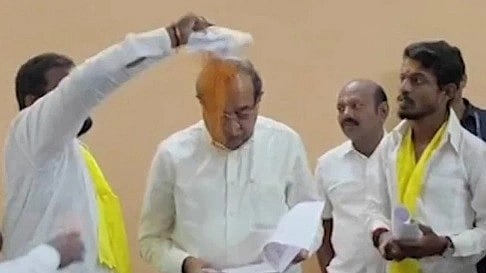 <div class="paragraphs"><p>The video of the incident has gone viral on social media platforms. </p></div>