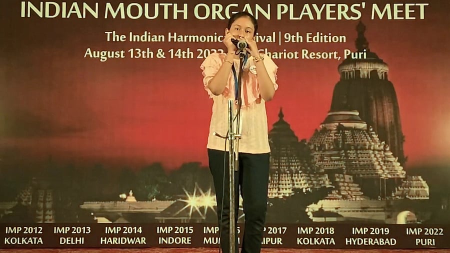 A solo performance from a previous edition in Puri. 