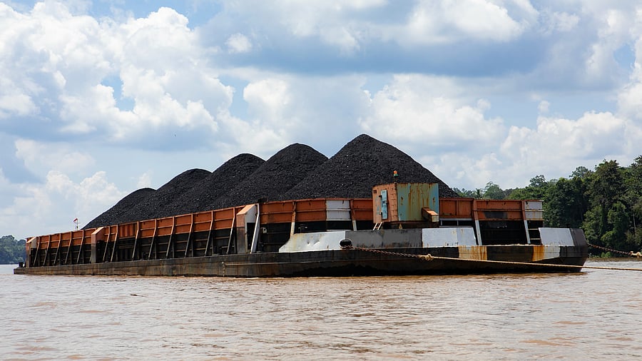 <div class="paragraphs"><p>Representative image of a tug boat for coal transportation.</p></div>