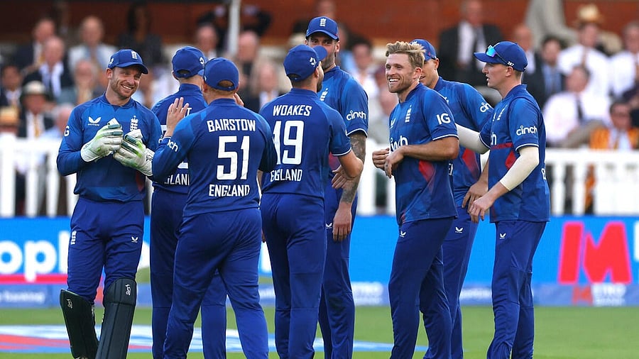 <div class="paragraphs"><p>England Cricket Team</p></div>