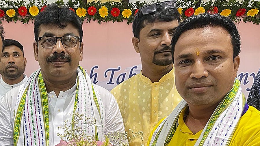 <div class="paragraphs"><p>Newly-elected MLAs Bindu Debnath and Tafajjal Hossain being welcomed after taking oath at the 13th Tripura Legislative Assembly, in Agartala, Tuesday, Sept. 12, 2023.</p></div>
