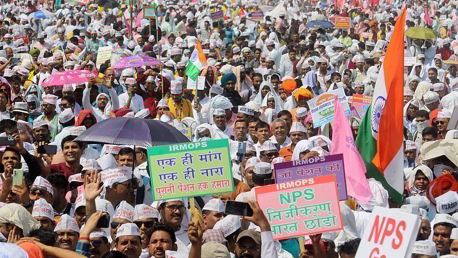 <div class="paragraphs"><p>File photo of government employees  staging protest to restore&nbsp;Old Pension Scheme (OPS) in New Delhi.&nbsp;</p></div>