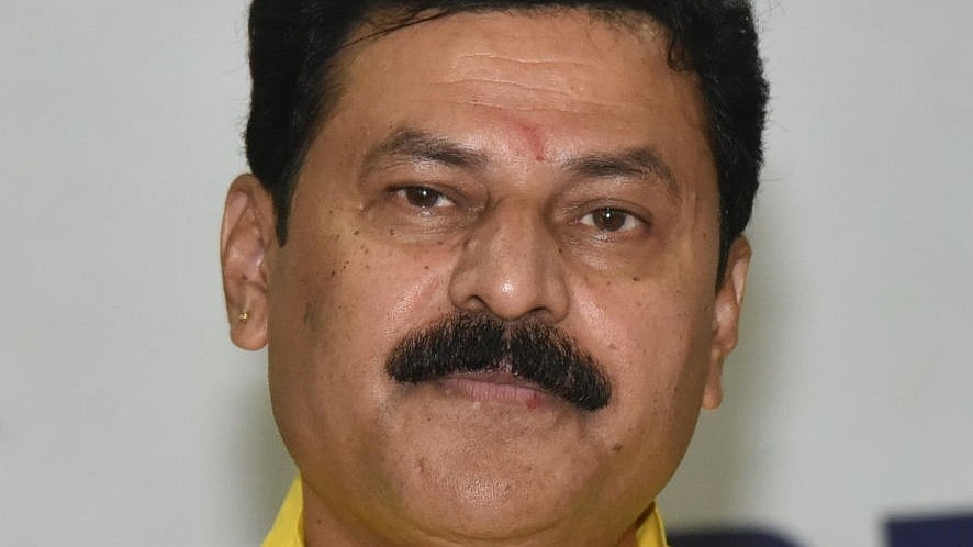 <div class="paragraphs"><p>Belur Gopalakrishna.</p></div>