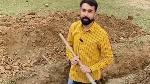 <div class="paragraphs"><p>Video screengrab.</p></div>