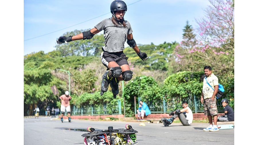 <div class="paragraphs"><p>A skating enthusiast at Cubbon Park.</p></div>