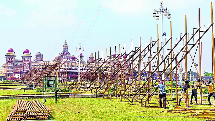 <div class="paragraphs"><p>Preparations for grand finale of the 10-day Dasara celebrations. </p></div>