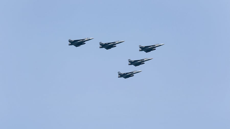 <div class="paragraphs"><p>Indian Air Force's (IAF) LCA Tejas fighters fly past in a formation during an air show, in Bhopal, Saturday, Sept. 30, 2023.</p></div>