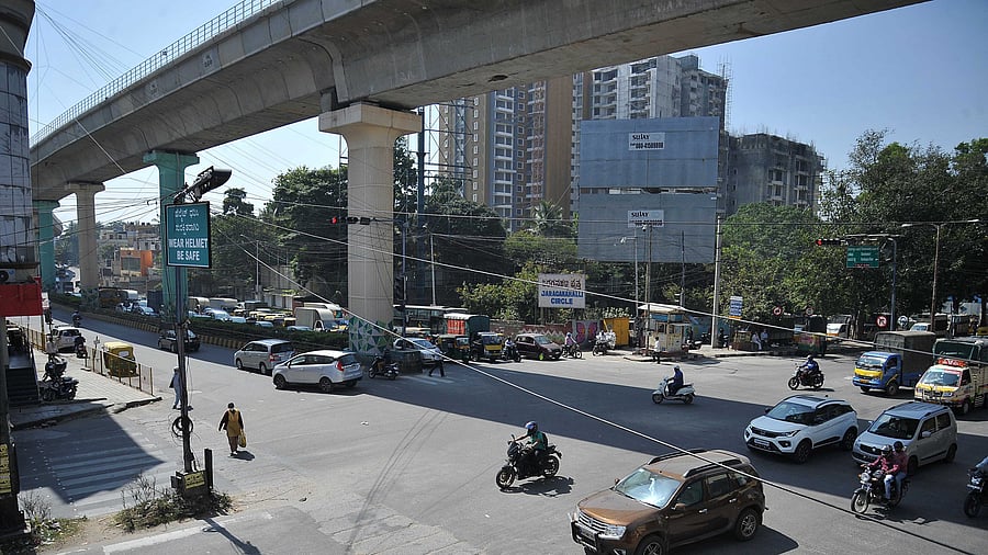 <div class="paragraphs"><p>The BBMP’s new plan to build a flyover at Sarakki Junction from Banashankari temple runs contradictory to its road-metro corridor plan. </p></div>