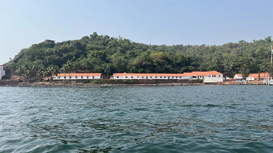 <div class="paragraphs"><p>Long shot of the Fort Aguada jail.</p></div>