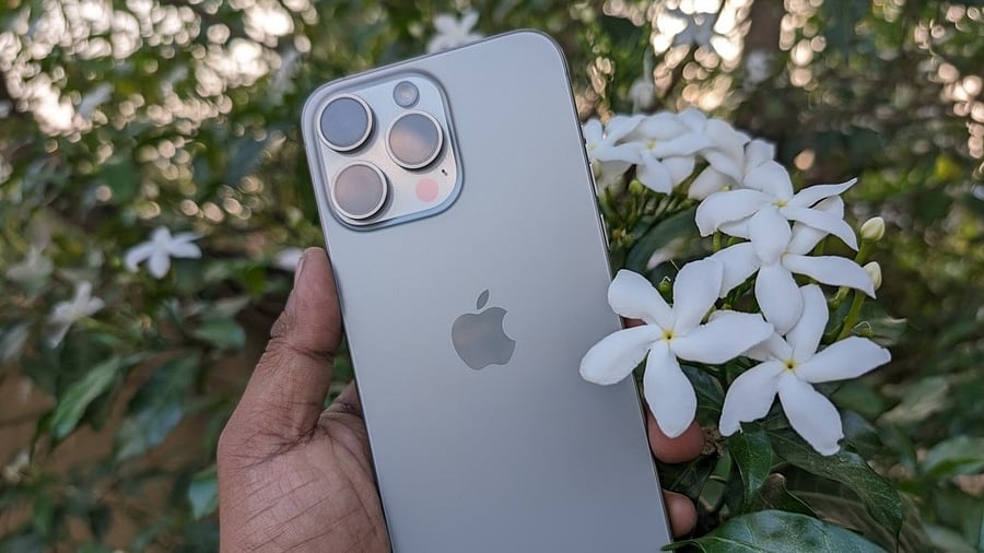 <div class="paragraphs"><p>Apple iPhone 15 Pro Max.</p></div>