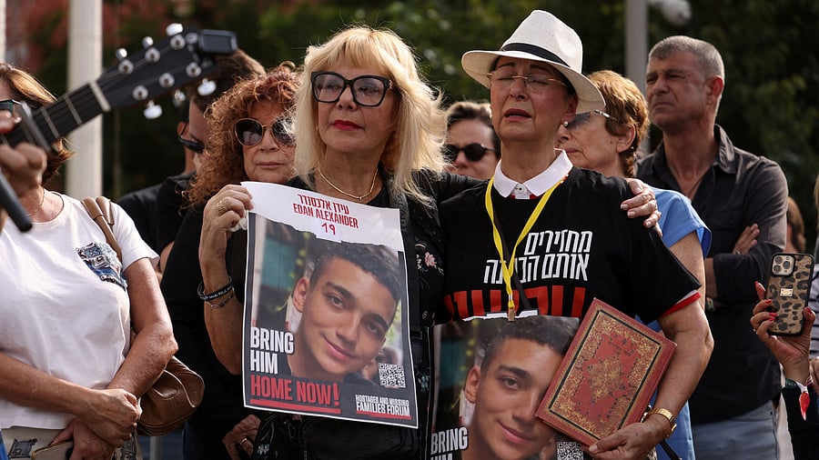<div class="paragraphs"><p>Varda Ben Baruch, the grandmother of Edan Alexander, 19, an Israeli army volunteer allegedly kidnapped by Hamas, attends a special Kabbalat Shabbat ceremony with families of other hostages, in Herzliya, Israel October 27, 2023.</p></div>