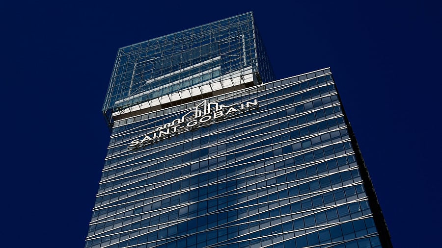 <div class="paragraphs"><p>The logo of Saint-Gobain is seen at the company headquarters in the financial and business district of La Defense, near Paris, France, September 14, 2023. </p></div>