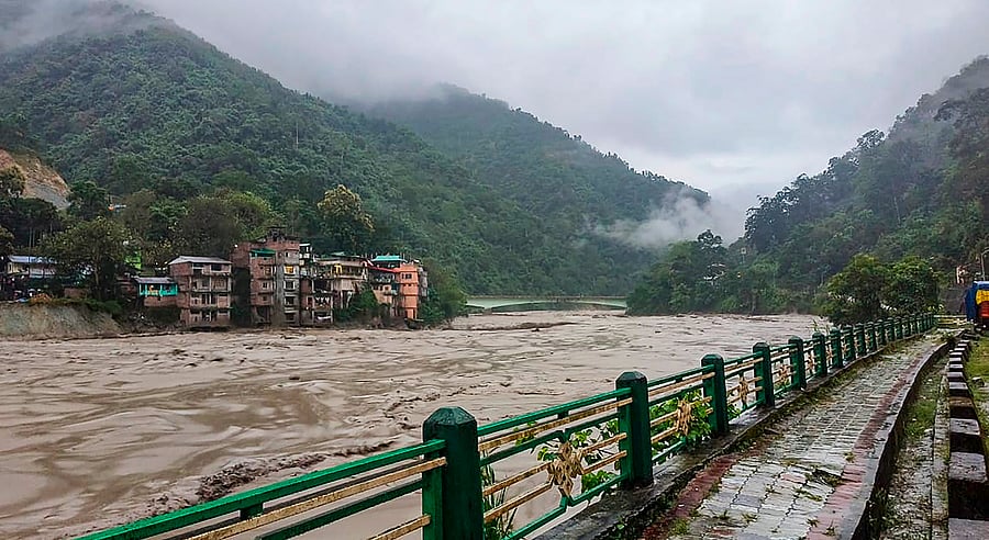 <div class="paragraphs"><p>Teesta river in north Sikkim.</p></div>