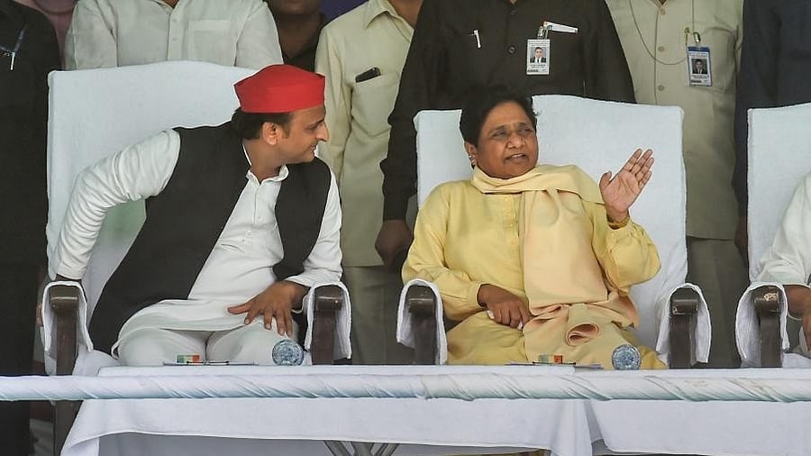 <div class="paragraphs"><p>Akhilesh Yadav with Mayawati</p></div>