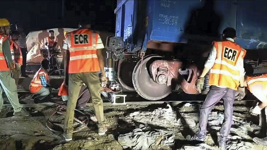 <div class="paragraphs"><p>Restoration work under way after a goods train derailed at Buxar, in Bhojpur district, Bihar. </p></div>