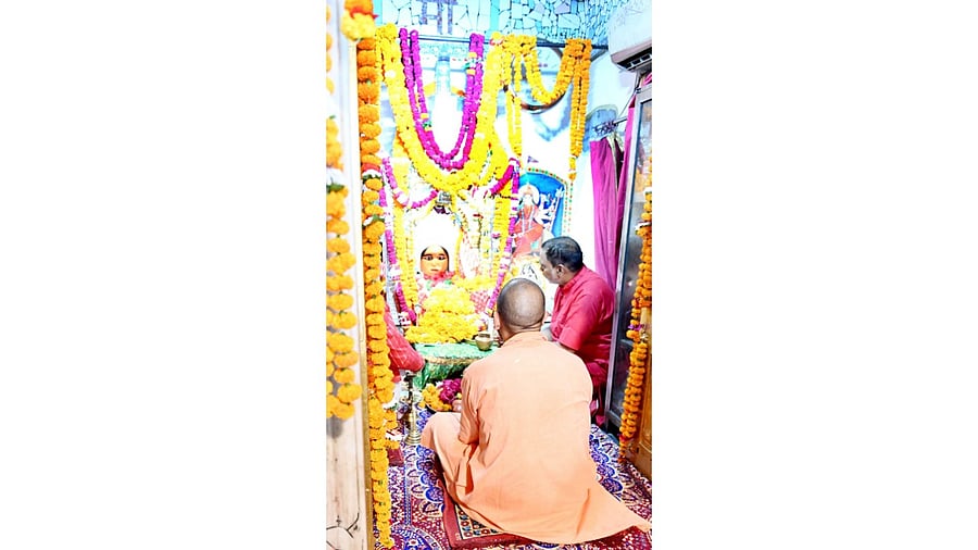 <div class="paragraphs"><p>Cabinet minister of the state government and minister in-charge of Ayodhya, Surya Pratap Shahi, were present on the occasion.</p></div>
