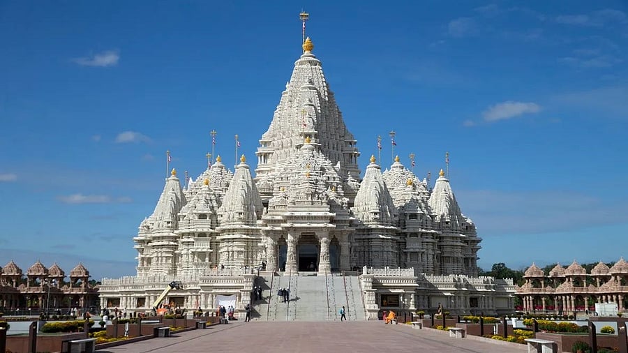 <div class="paragraphs"><p>BAPS Swaminarayan Akshardham, the largest Hindu temple in the United States</p></div>