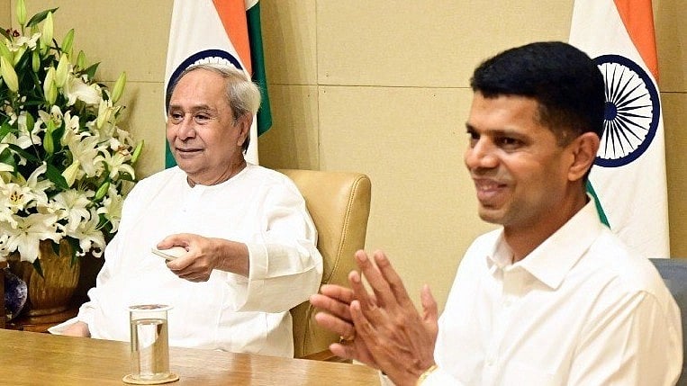 <div class="paragraphs"><p>Odisha CM Naveen Patnaik and&nbsp;V K Pandian.</p></div>
