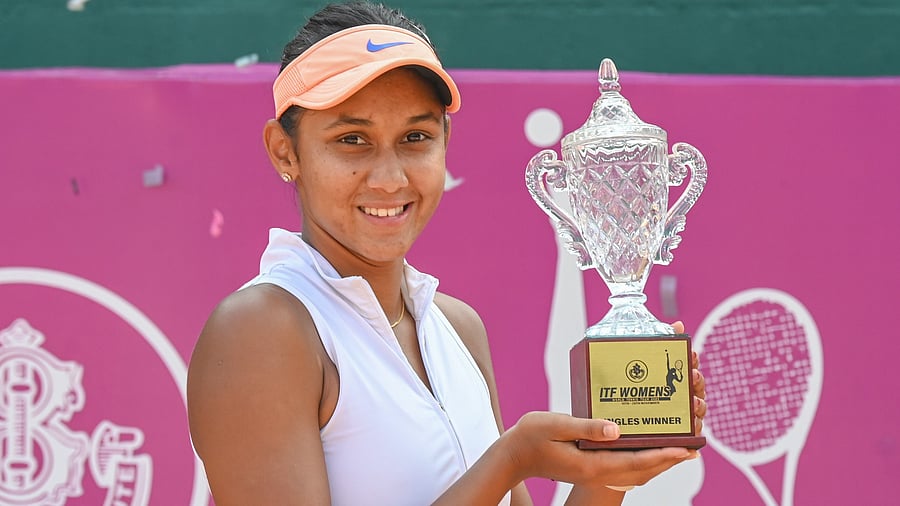 <div class="paragraphs"><p>Rashmikaa Shrivalli Bhamidipaty poses with the trophy after winning the final of the ITF Women’s World Tour event at Bowring Institute. </p></div>