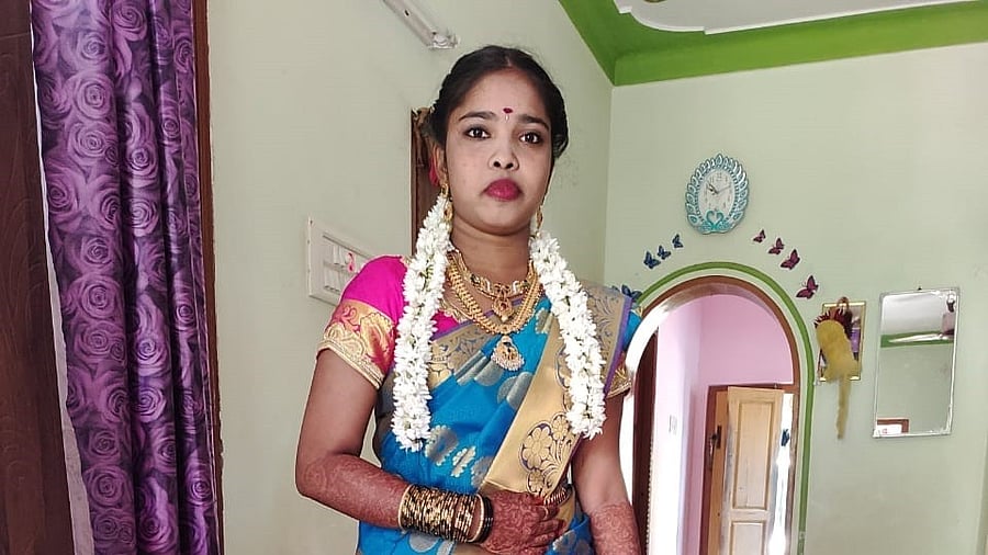 <div class="paragraphs"><p>An undated photograph of the deceased Saundarya. </p></div>