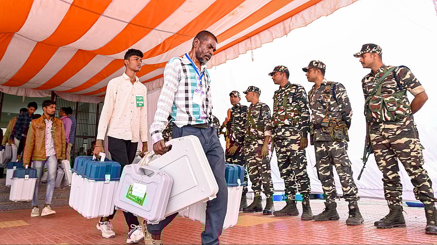 <div class="paragraphs"><p>Polling officials with EVMs and other election material leave for poll duty ahead of Madhya Pradesh Assembly elections, in Jabalpur, Thursday, Nov. 16, 2023. </p></div>