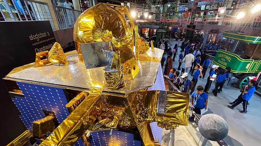 <div class="paragraphs"><p>A full-scale model of Chandrayaan-3, developed by Isro, was inaugurated at Visvesvaraya Museum in Bengaluru on Thursday. </p></div>