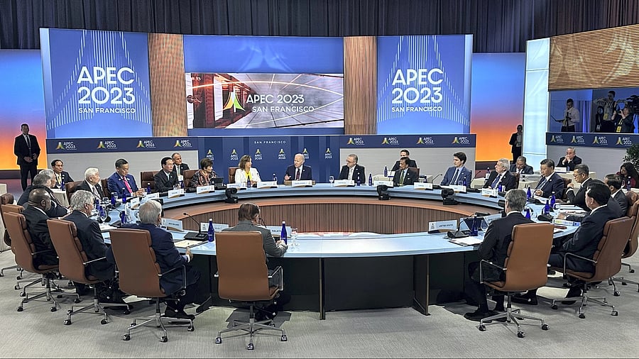 <div class="paragraphs"><p>United States President Joe Biden (C) with other world leaders at the Leaders Retreat during the Asia-Pacific Economic Cooperation (APEC) Summit, in San Francisco, USA, Friday, Nov. 17, 2023. </p></div>