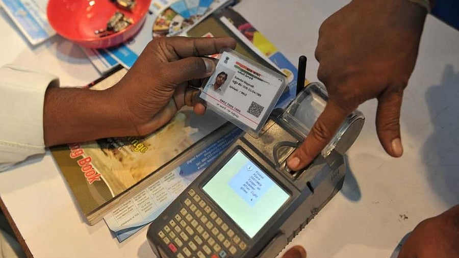 <div class="paragraphs"><p>One method scammers employ for duplicating Aadhaar biometric data involves the use of butter paper sheets. </p></div>