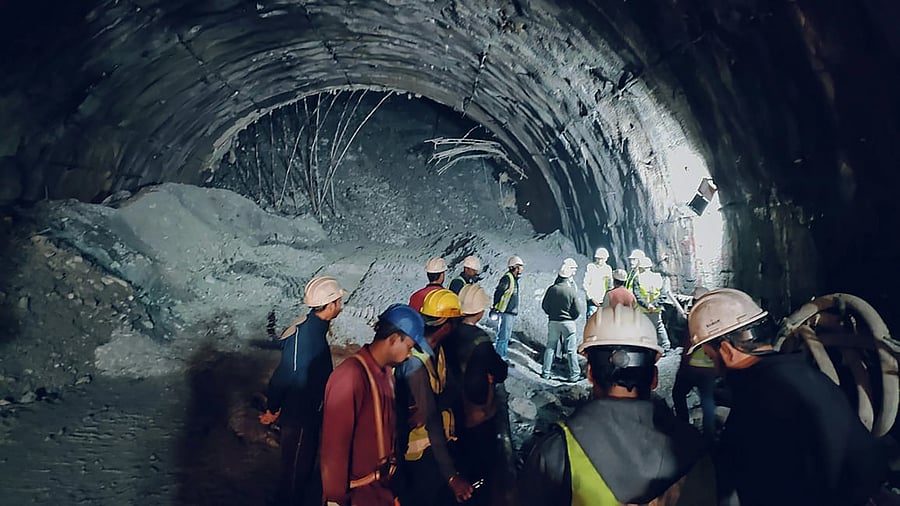 <div class="paragraphs"><p>Rescue operation underway after a portion of a tunnel under construction between Silkyara and Dandalgaon on the Brahmakhal-Yamunotri national highway collapsed, in Uttarkashi district.</p></div>