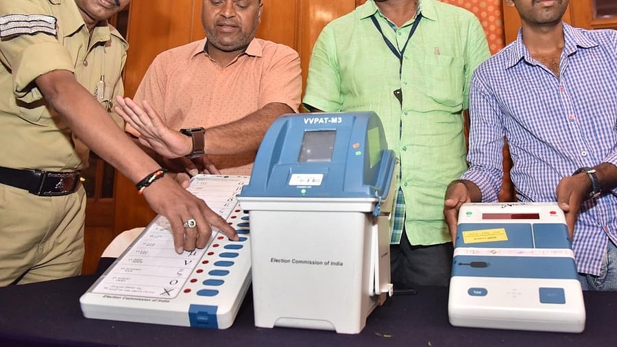 <div class="paragraphs"><p>EVM with VVPAT. Image for representation only.&nbsp;</p></div>