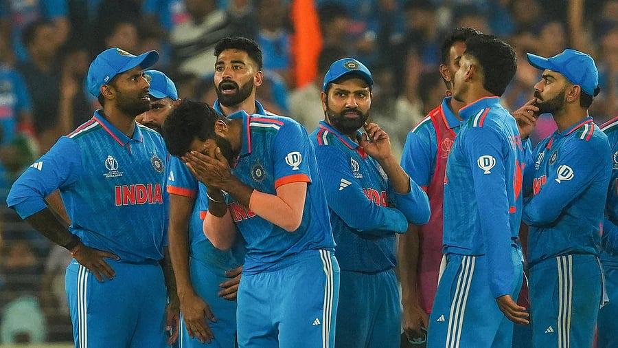 <div class="paragraphs"><p>India's Jasprit Bumrah, Mohammed Siraj, Rohit Sharma and other players during the ICC Mens Cricket World Cup 2023 final match between India and Australia, at the Narendra Modi Stadium, in Ahmedabad.</p></div>