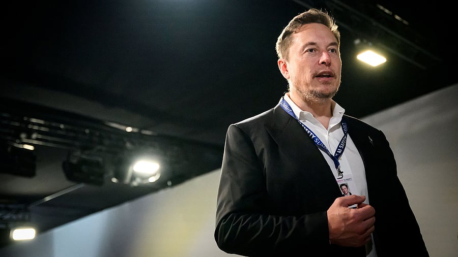 <div class="paragraphs"><p>Elon Musk.</p></div>