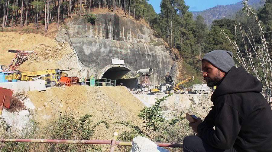 <div class="paragraphs"><p>Uttarkashi: at the entrance of the under-constrcution Silkyara Tunnel during the rescue operation of 41 workers trapped inside the tunnel.</p></div>