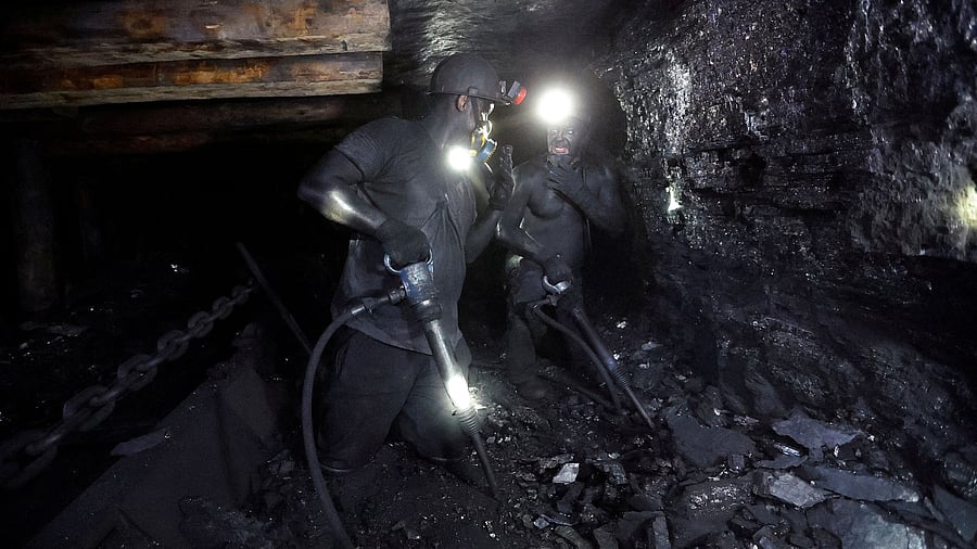 <div class="paragraphs"><p>File Photo: Miners work inside the Lutugin coal mine in Chystiakove in the Donetsk Region, Russian-controlled Ukraine.</p></div>