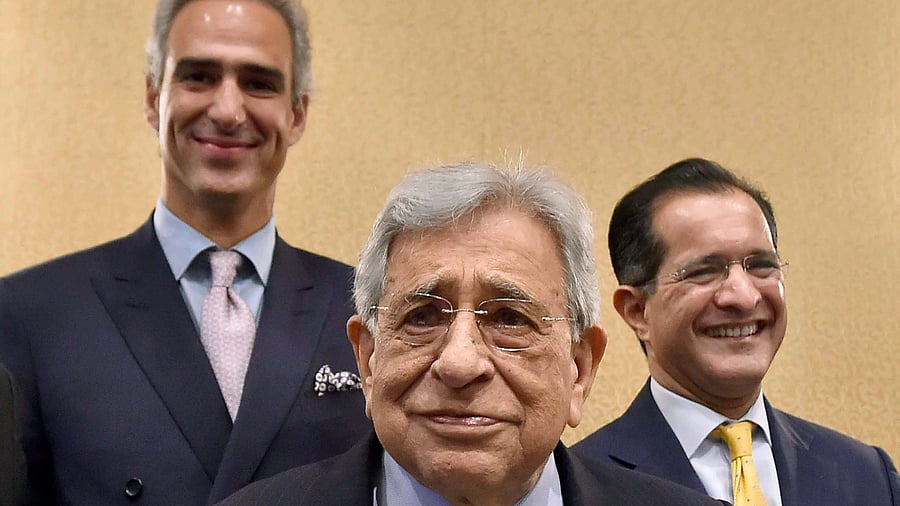 <div class="paragraphs"><p>Prithvi Raj Singh Oberoi with the then Oberoi Group Managing Director and CEO Vikram Oberoi and Managing Director Arjun Oberoi.</p></div>